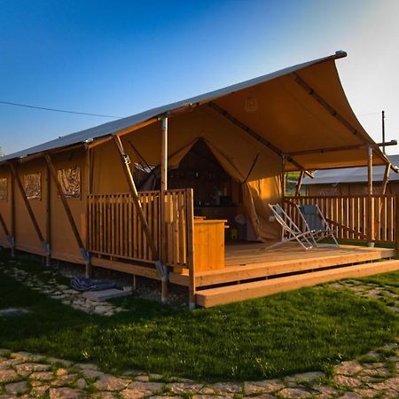 La Viola E Il Sole - Alloggi E Glamping - Fermo Exterior photo